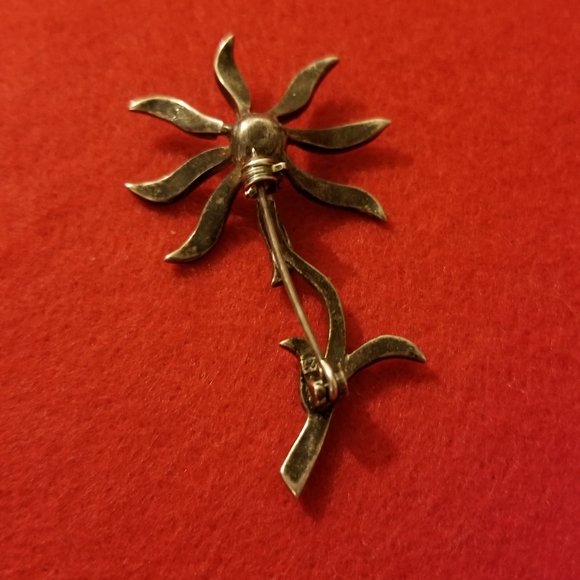 Vintage Sterling, marcasite daisy with real pearl. - Picture 2 of 4